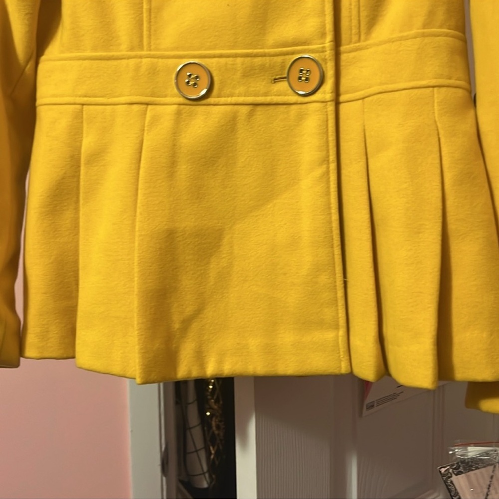 Pink Envelope Vibrant Yellow Coat - Picture 3 of 5